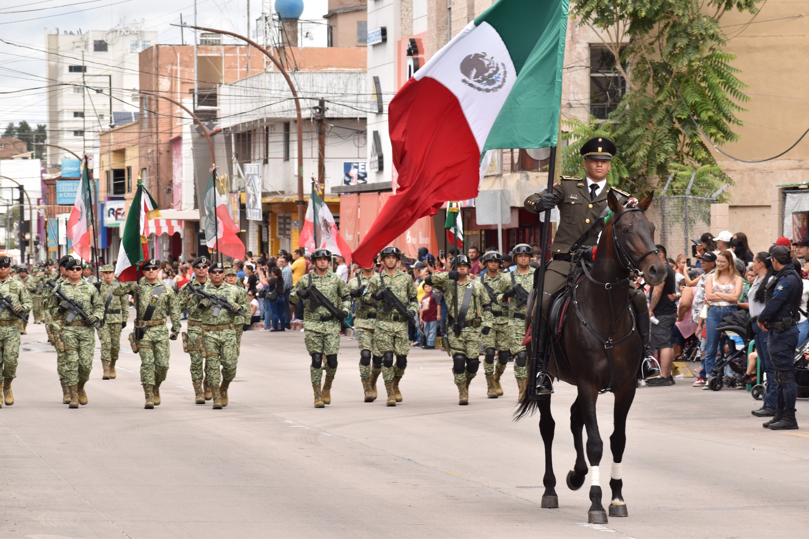 Realizan Desfile C Vico Militar Por El Aniversario De La