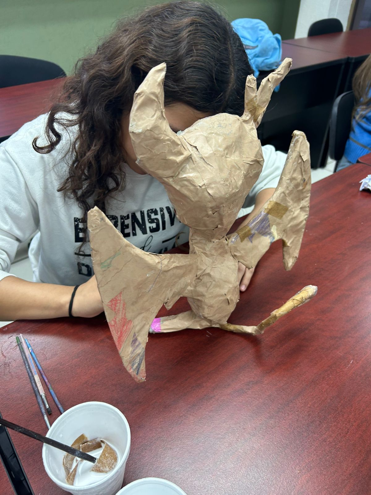 Impulsan creatividad con taller de alebrijes