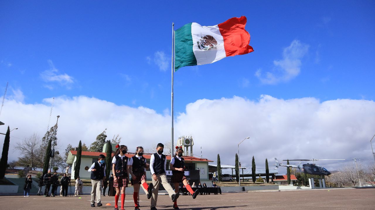 CONMINA ALCALDE A MANTENER RESPETO POR EL LÁBARO PATRIO