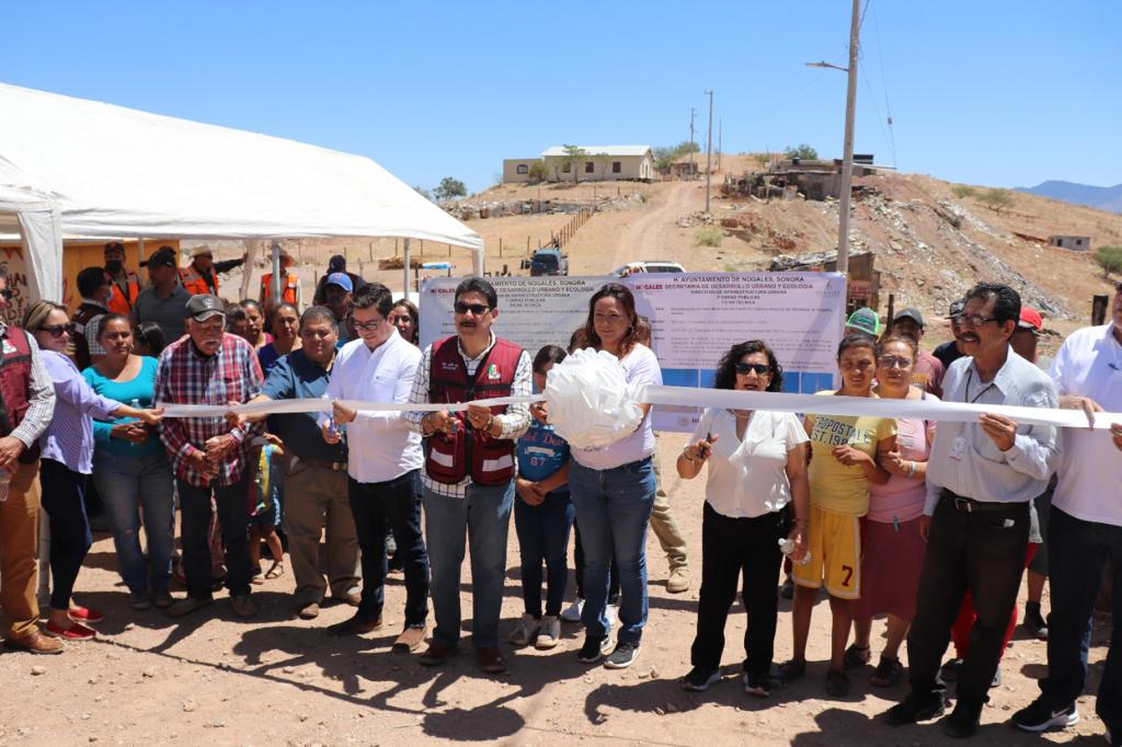 ENTREGA ALCALDE JUAN GIM OBRA DE ELECTRIFICACIÓN EN COLONIA VERACRUZ