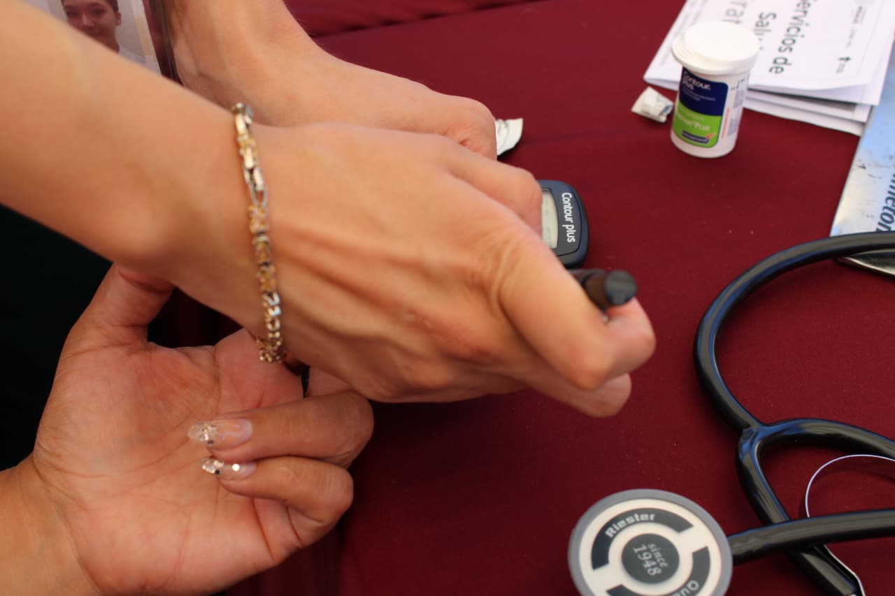 Acercan servicios de salud a familias afectadas