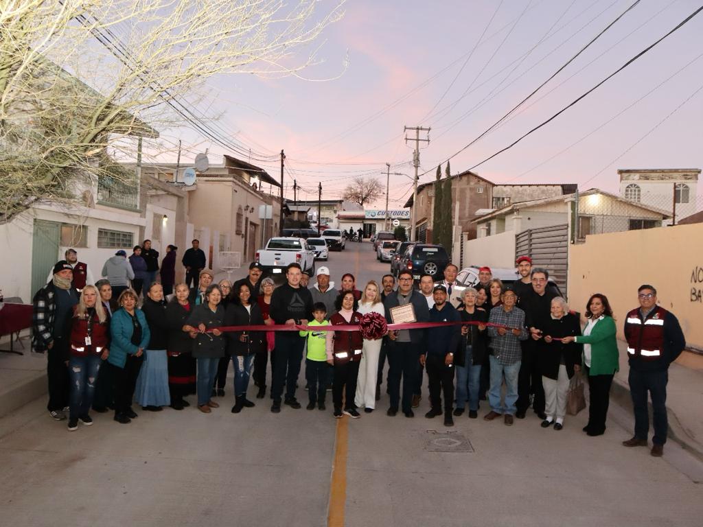 ENTREGA ALCALDE JFGM OBRA DE  PAVIMENTO DE CALLE NUEVA GUINEA