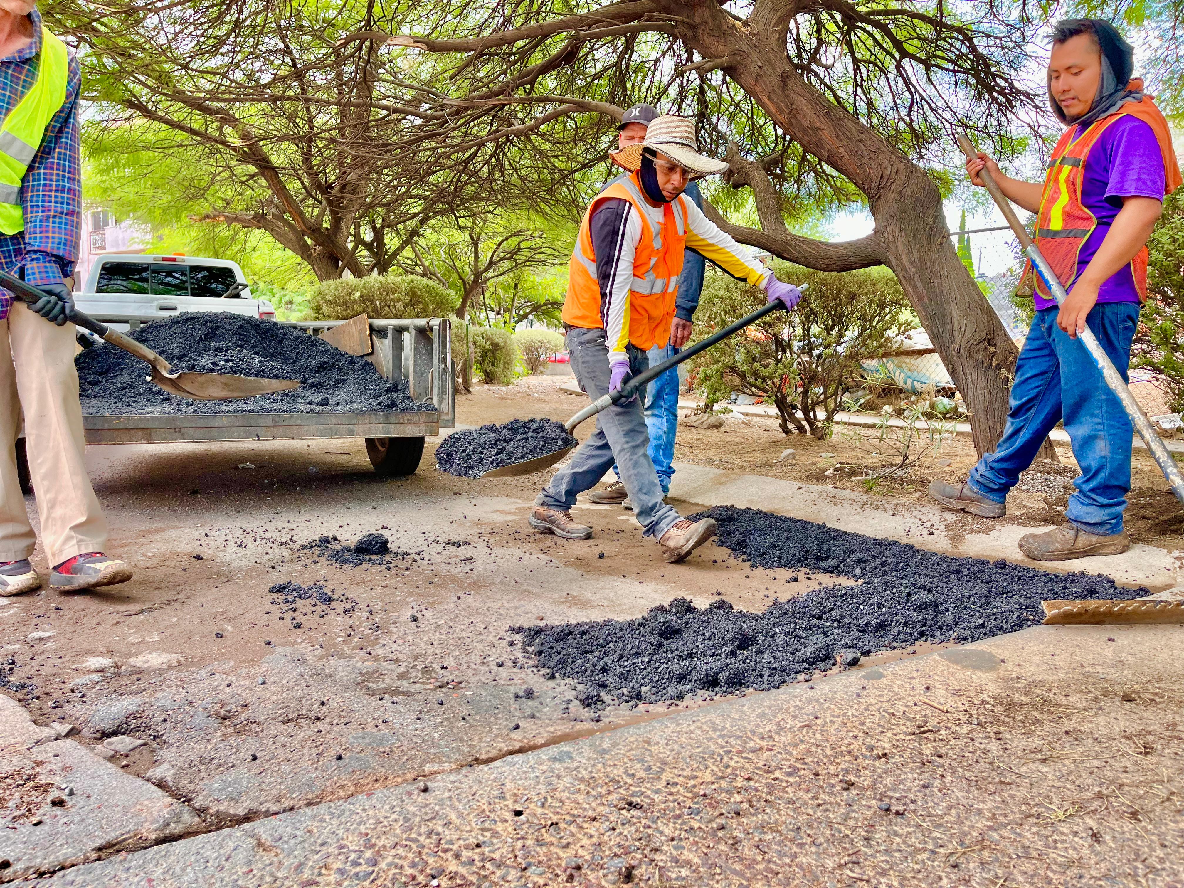 BACHEA OBRAS PÚBLICAS VARIAS CALLES DE COLONIAS CITADINAS