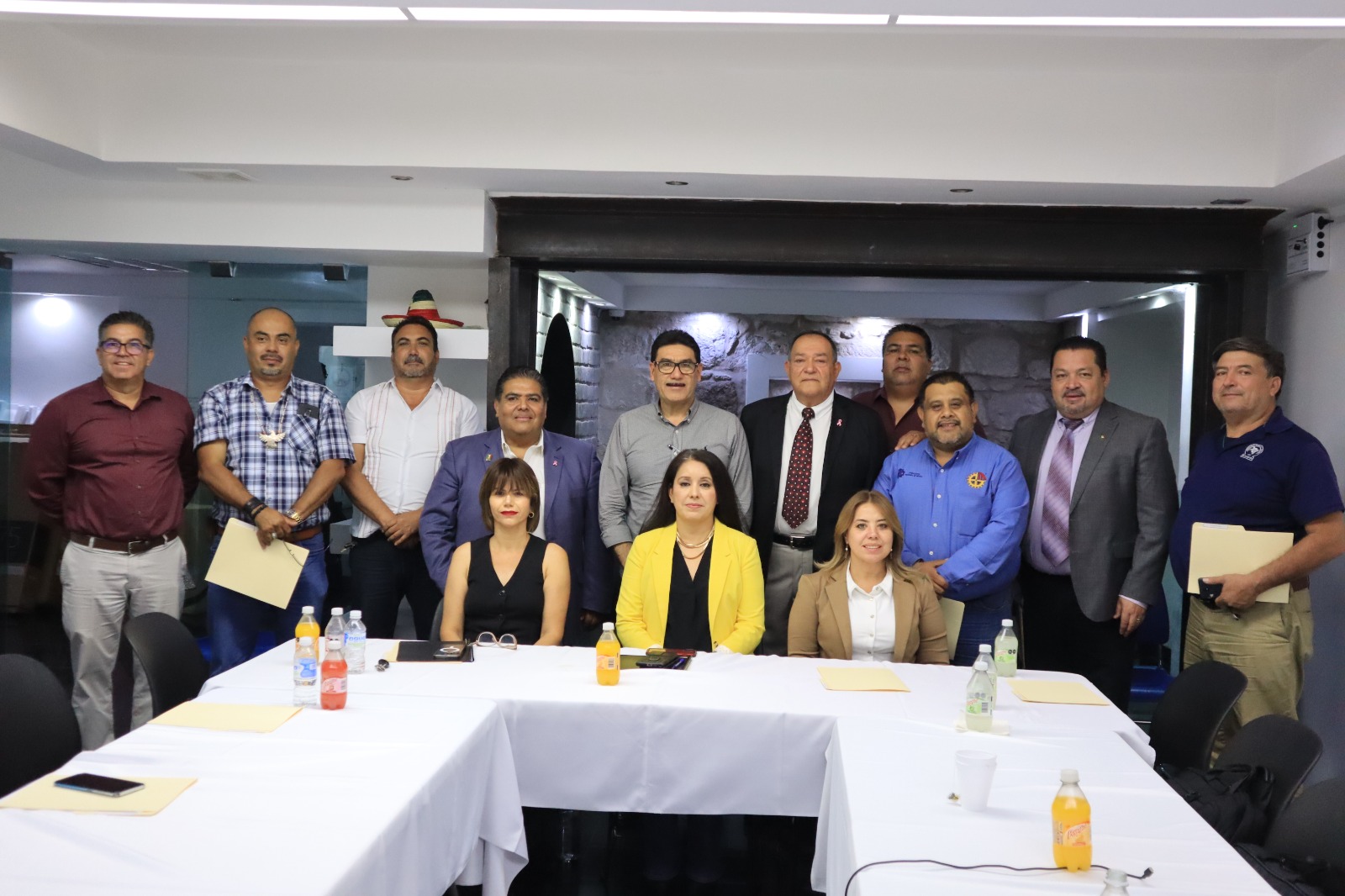 RECONOCEN DESEMPEÑO DE SALVADOR SAUCEDO EN CMCOP