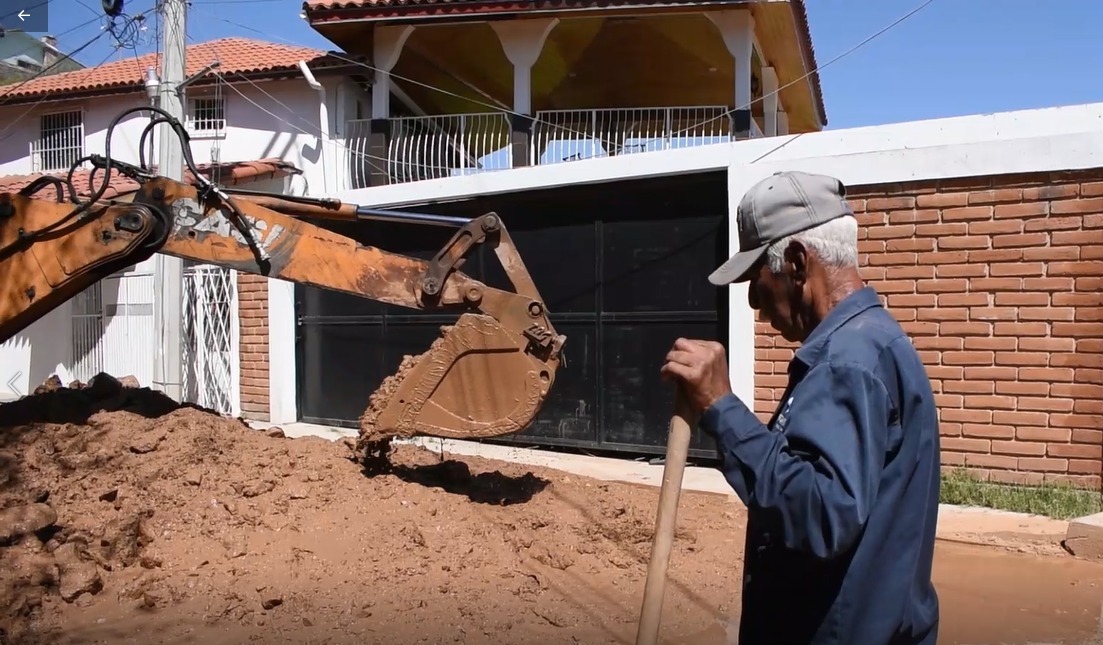 REPARAN FUGA DE AGUA EN LA COLONIA CHULAVISTA