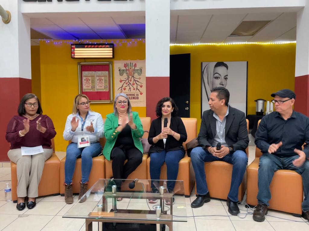 EXHIBEN DOCUMENTAL DE COLECTIVO DE MUJERES BUSCADORAS