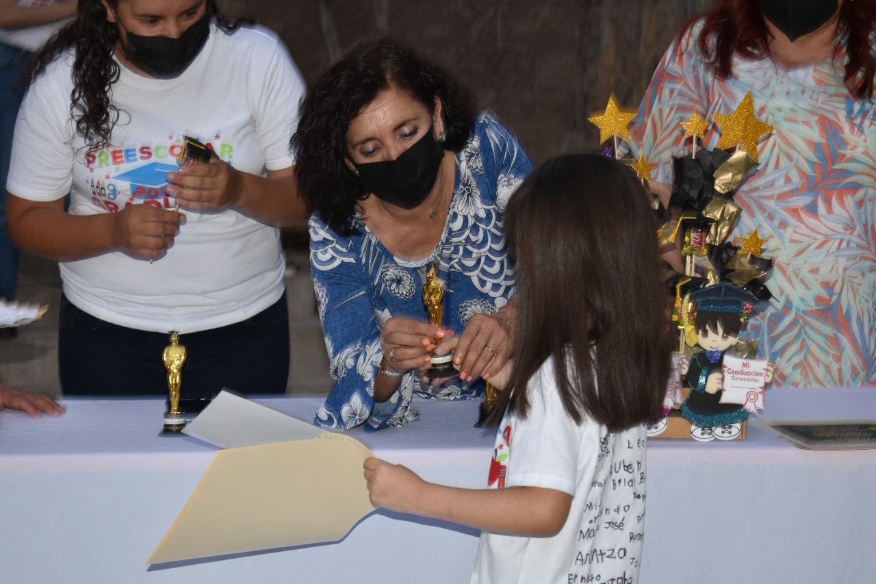 SE GRADÚAN 22 NIÑOS DEL KÍNDER ANITA E. DE MONROY