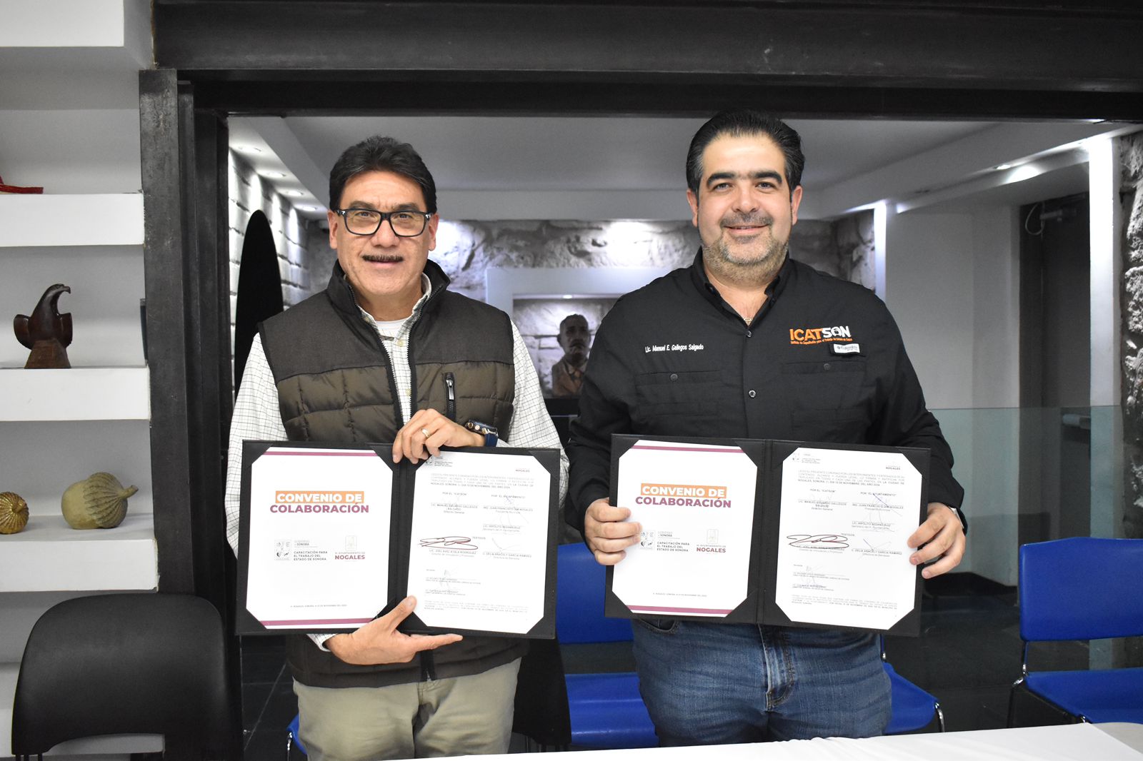 Firma Alcalde convenio de colaboración con Icatson