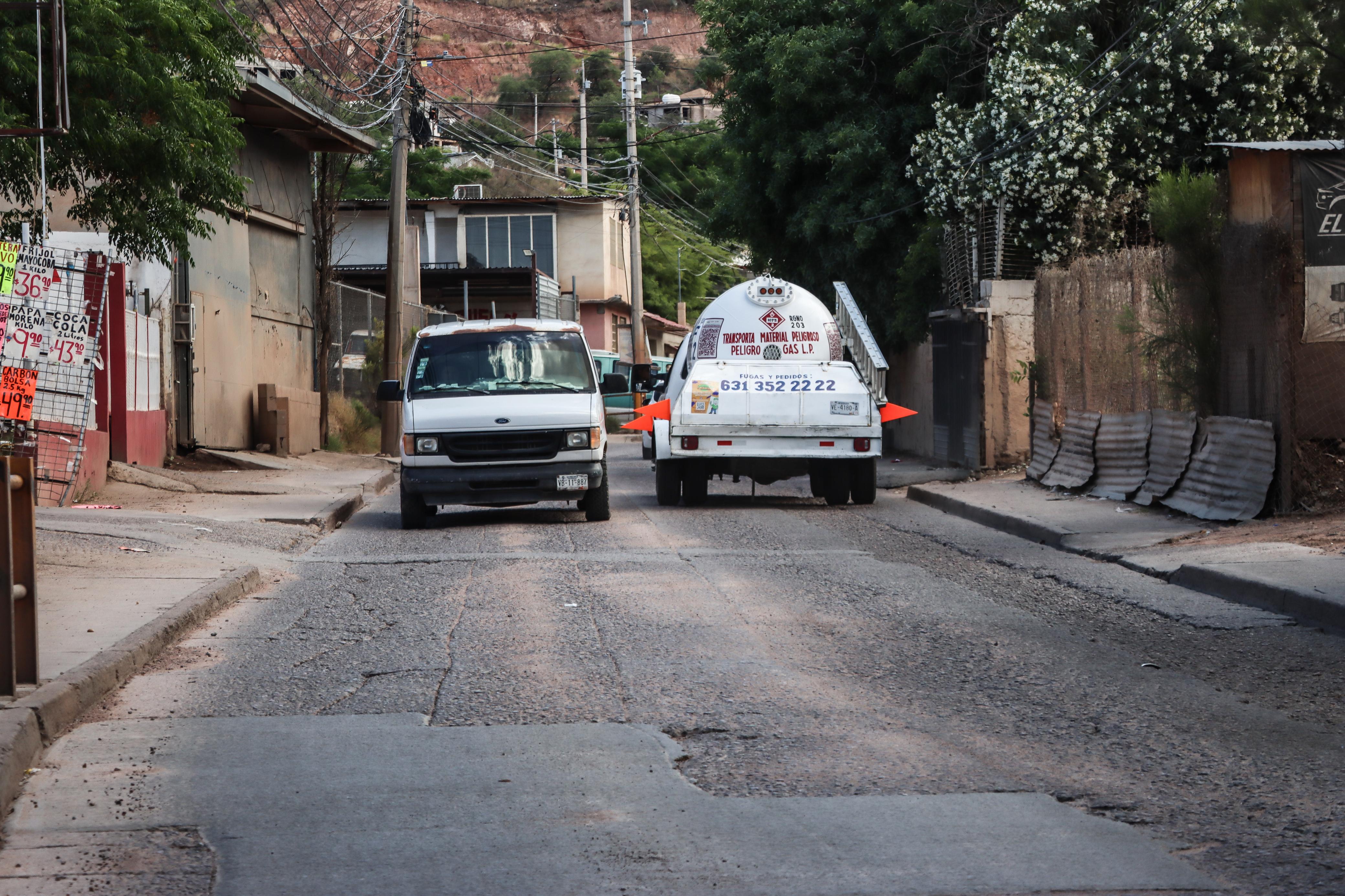 Iniciarán bacheo de la calle Natación