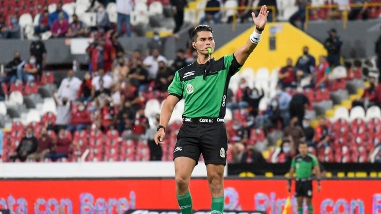 NOS CONGRATULA QUE NOGALES ESTÉ  PRESENTE CON ÁRBITRO EN PARÍS: ALCALDE