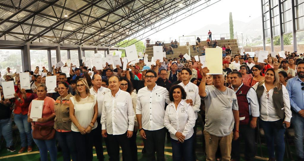 ENTREGA GOBERNADOR MÁS DE 200 TÍTULOS DE PROPIEDAD