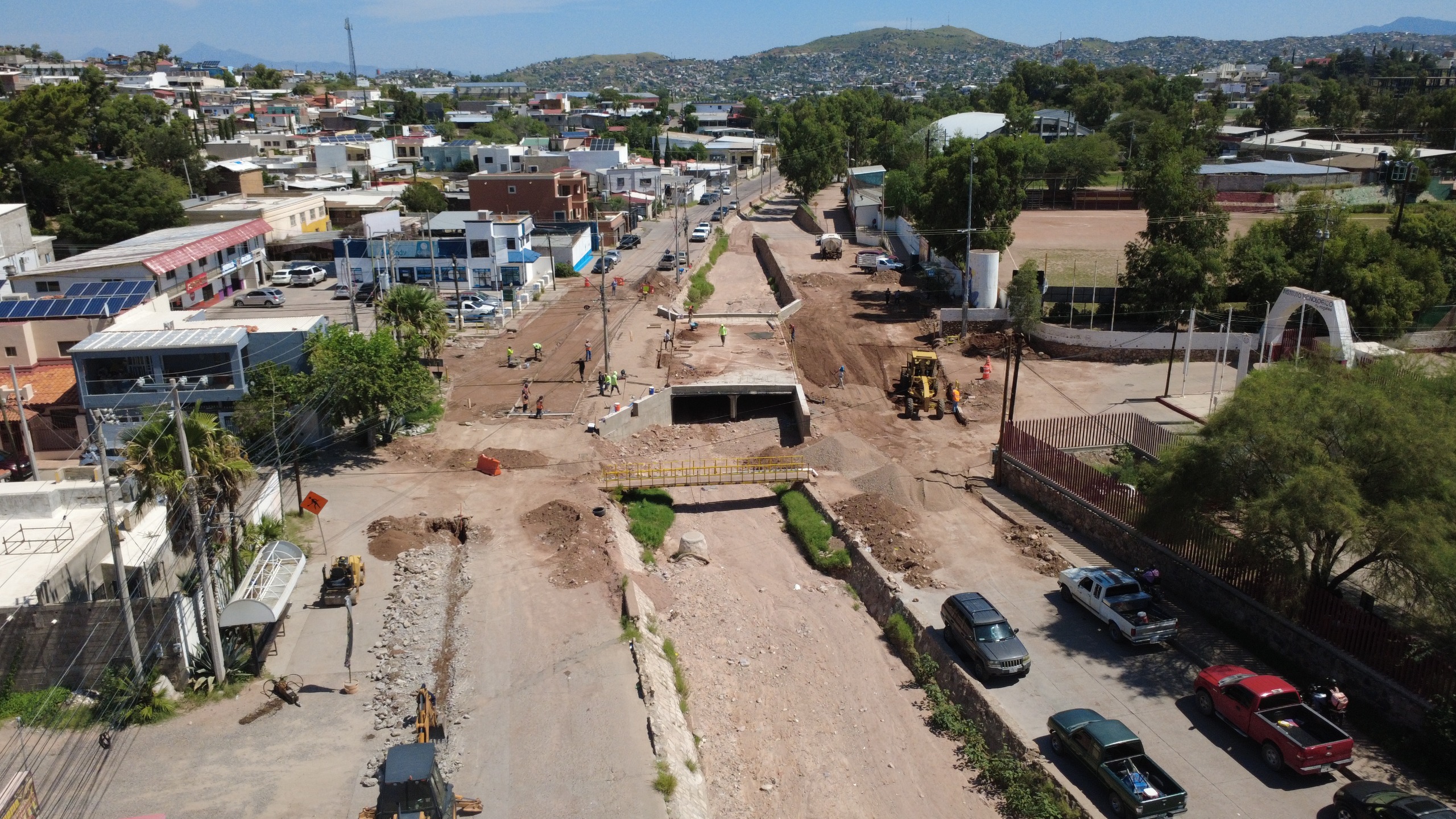 Avanza obra en crucero Tecnológico y Los Maestros