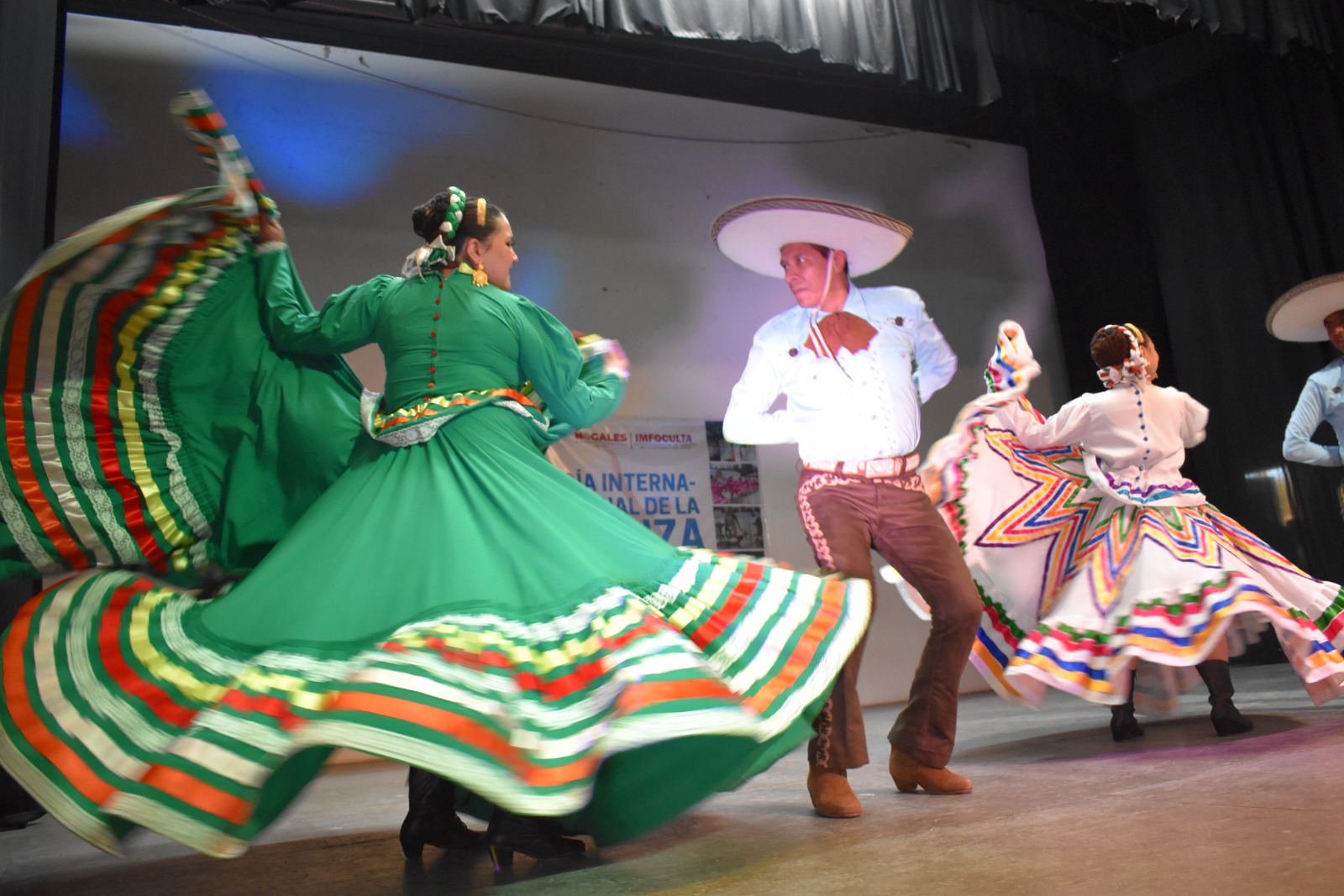 CELEBRA EN NOGALES EL DÍA INTERNACIONAL DE LA DANZA