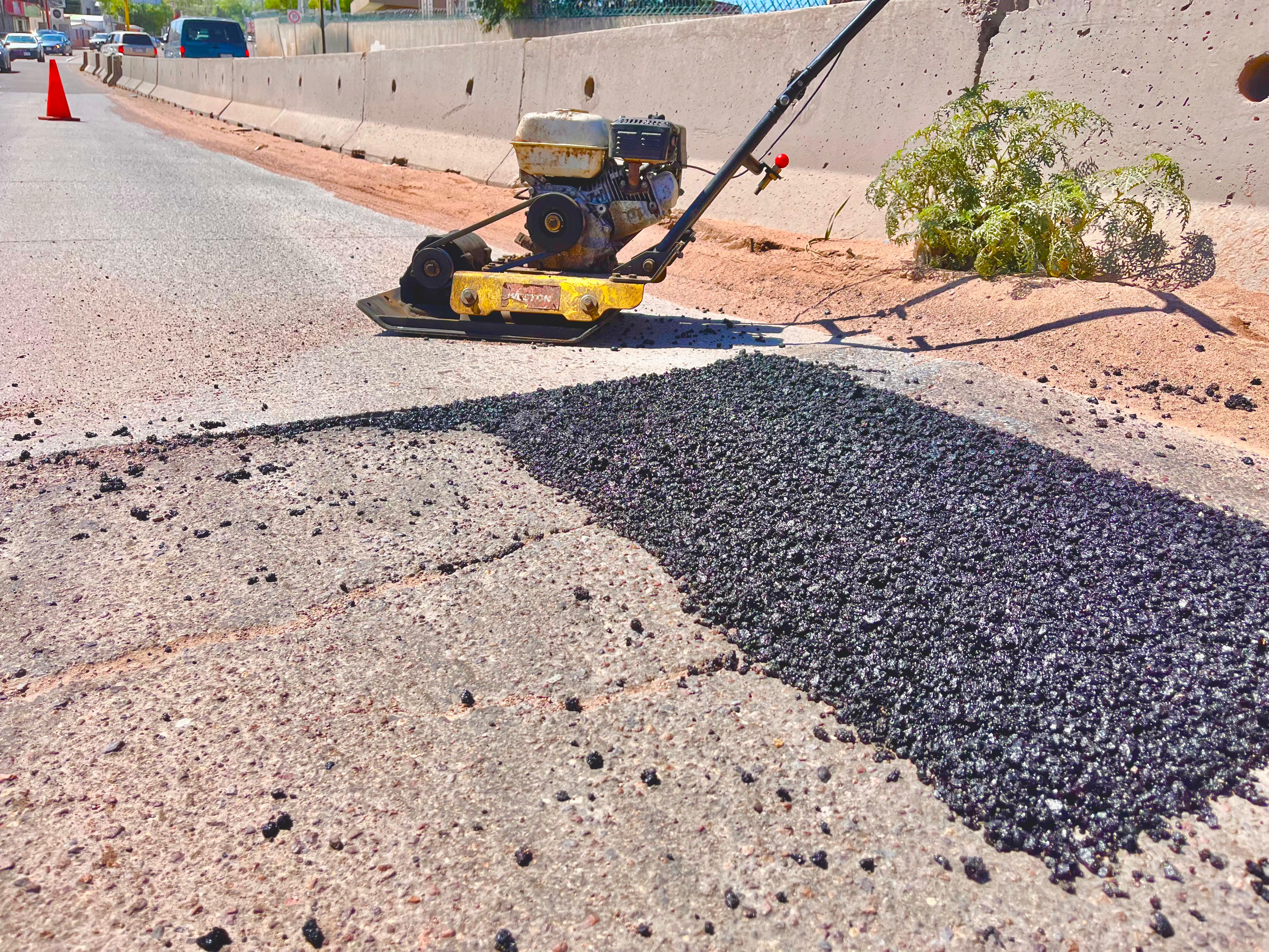 CUMPLEN CON MEJORAMIENTO VIAL CON PROGRAMA DE BACHEO