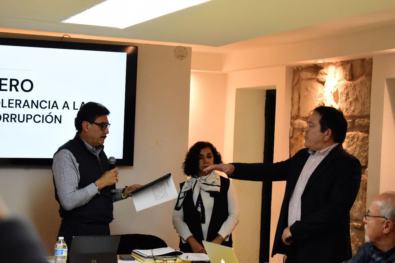 APRUEBA CABILDO AL CONTRALOR MUNICIPAL