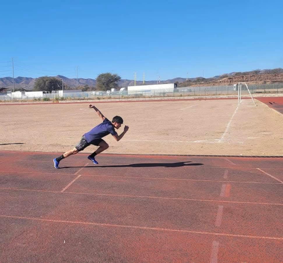 Recibe Francisco Avila Quintero el Premio “Atleta del Año 2024”