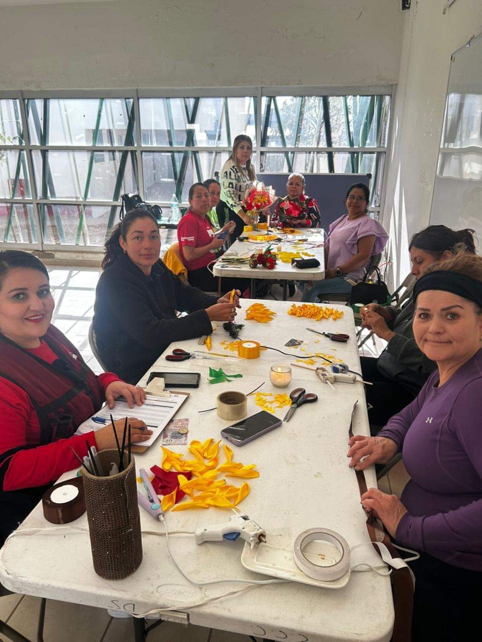 Muestran alumnas del Taller de Manualidades su talento