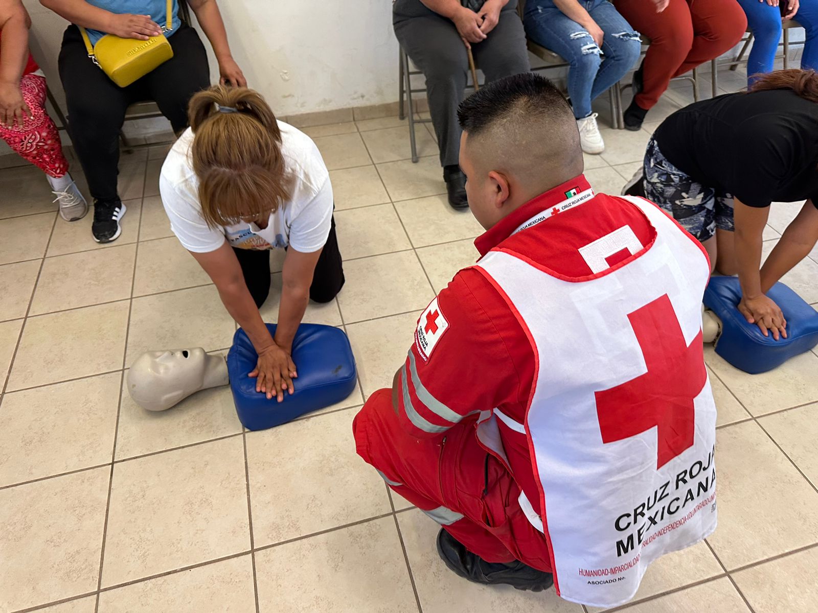 REALIZAN CURSO DE PRIMEROS AUXILIOS EN CENTRO COMUNITARIO