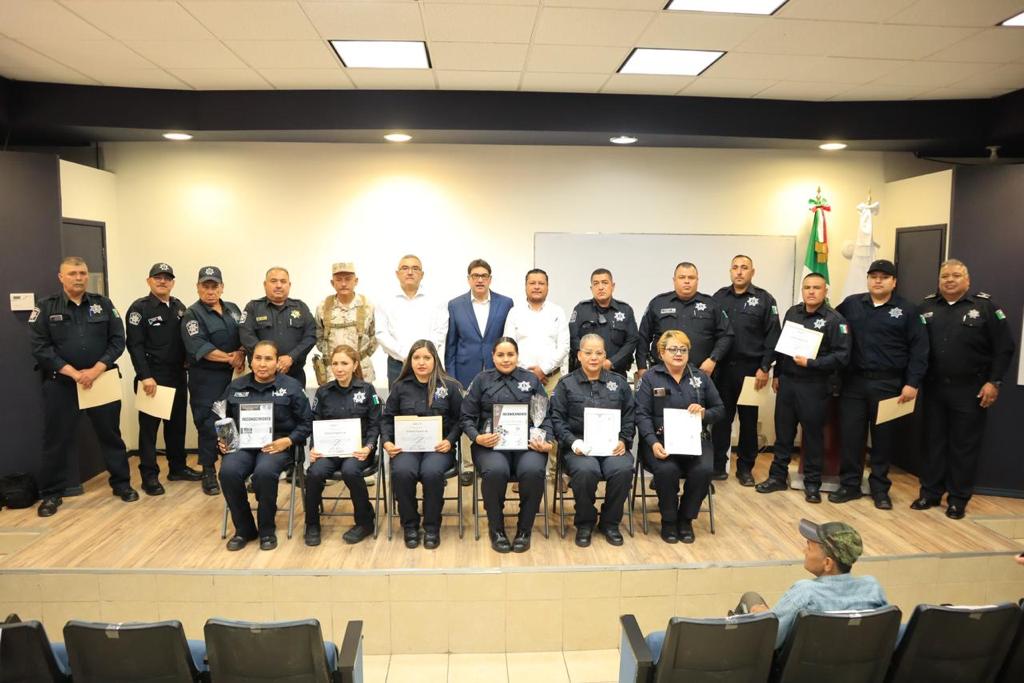 Reconoce El Alcalde Al PolicÍa Del Mes De Abril Gobierno Municipal De Nogales