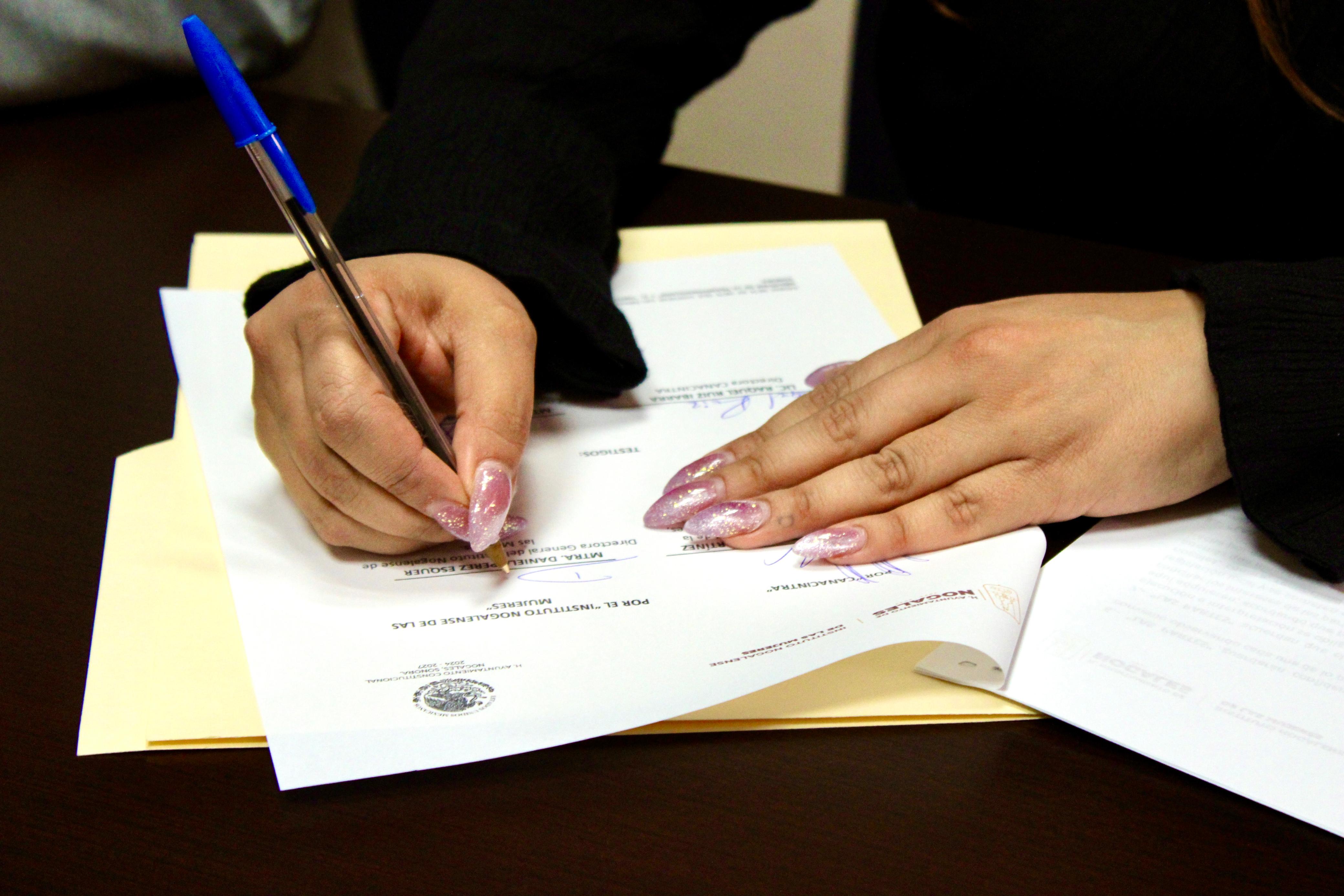 Firman INM y Canacintra convenio a favor de las mujeres