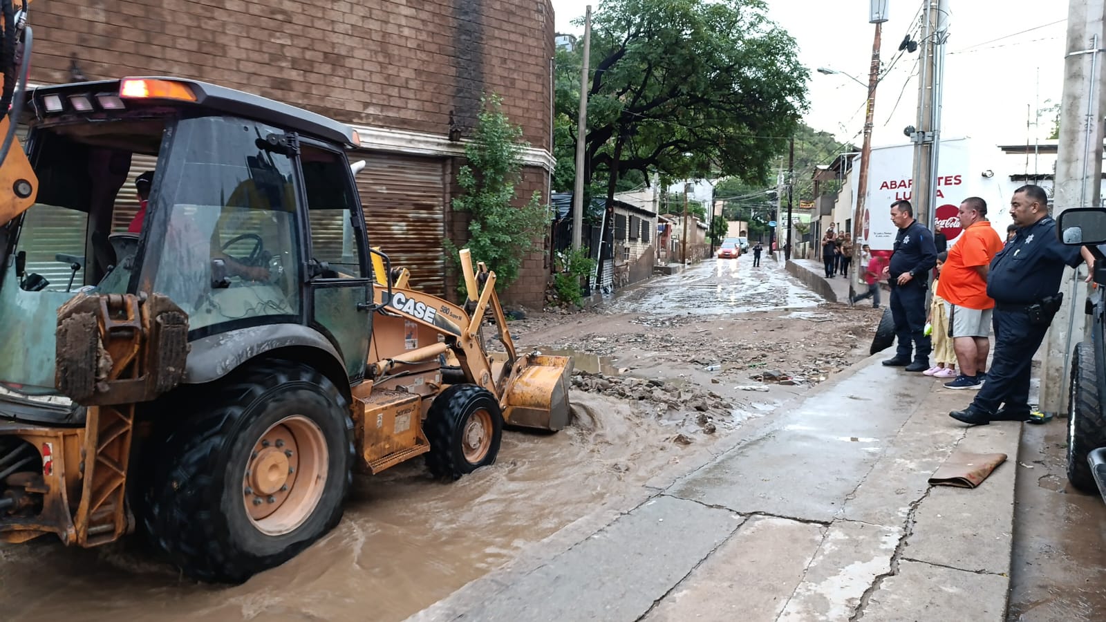 TORMENTA NO OCASIONÓ CAOS A LA CIUDAD.