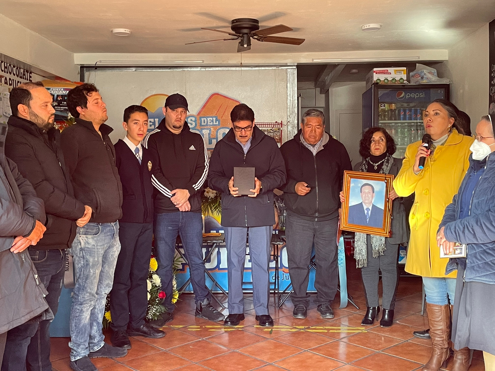 DAN ÚLTIMO ADIÓS A SERGIO FIGUEROA EN SU EMPRESA “HELADOS DEL PUEBLO”