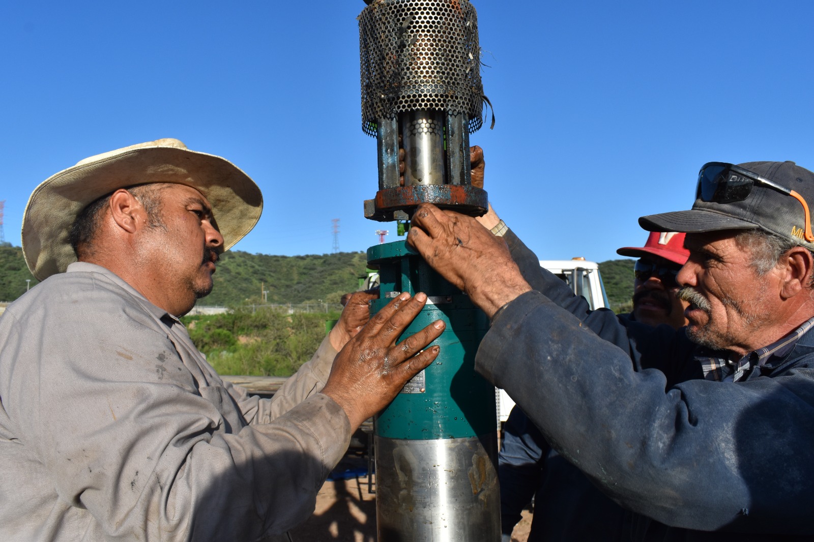 REPARAN OOMAPAS Y CFE POZO LA MESA